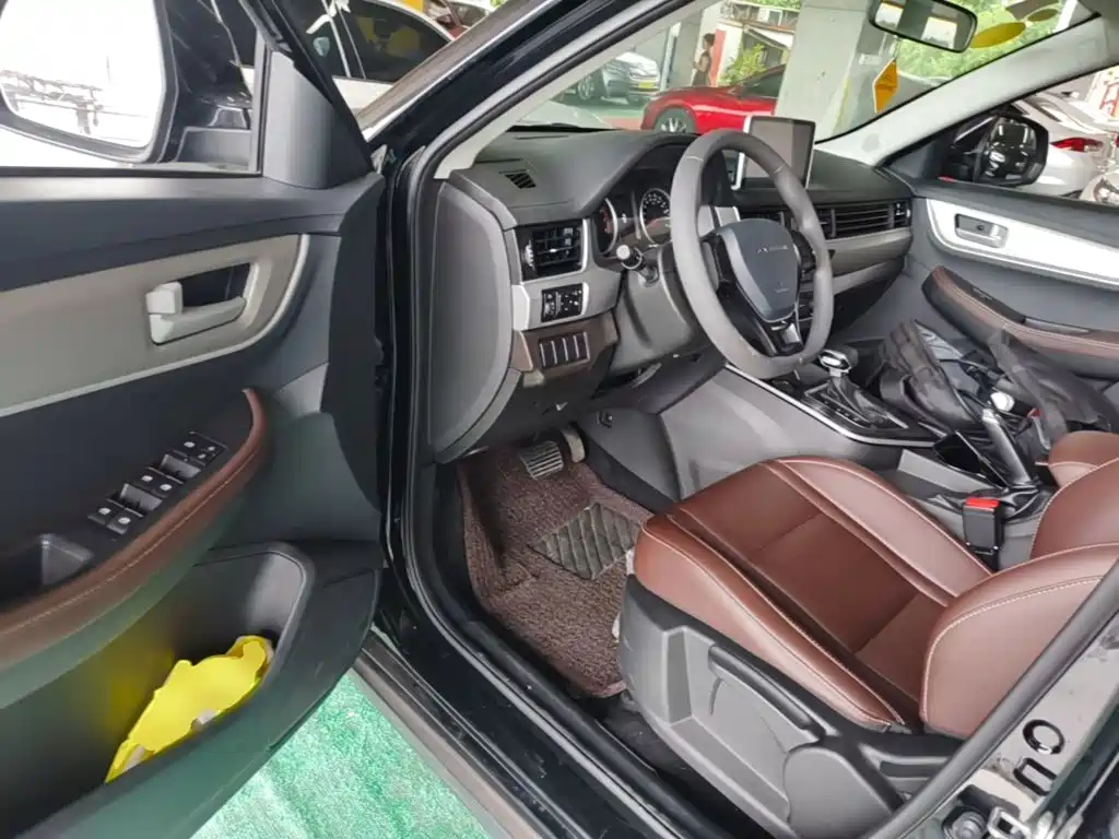 Dongfeng Fengxing Fengxing T5 2023 2022 Golden Age 1.5T Auto Dream Chaser 5-Seater