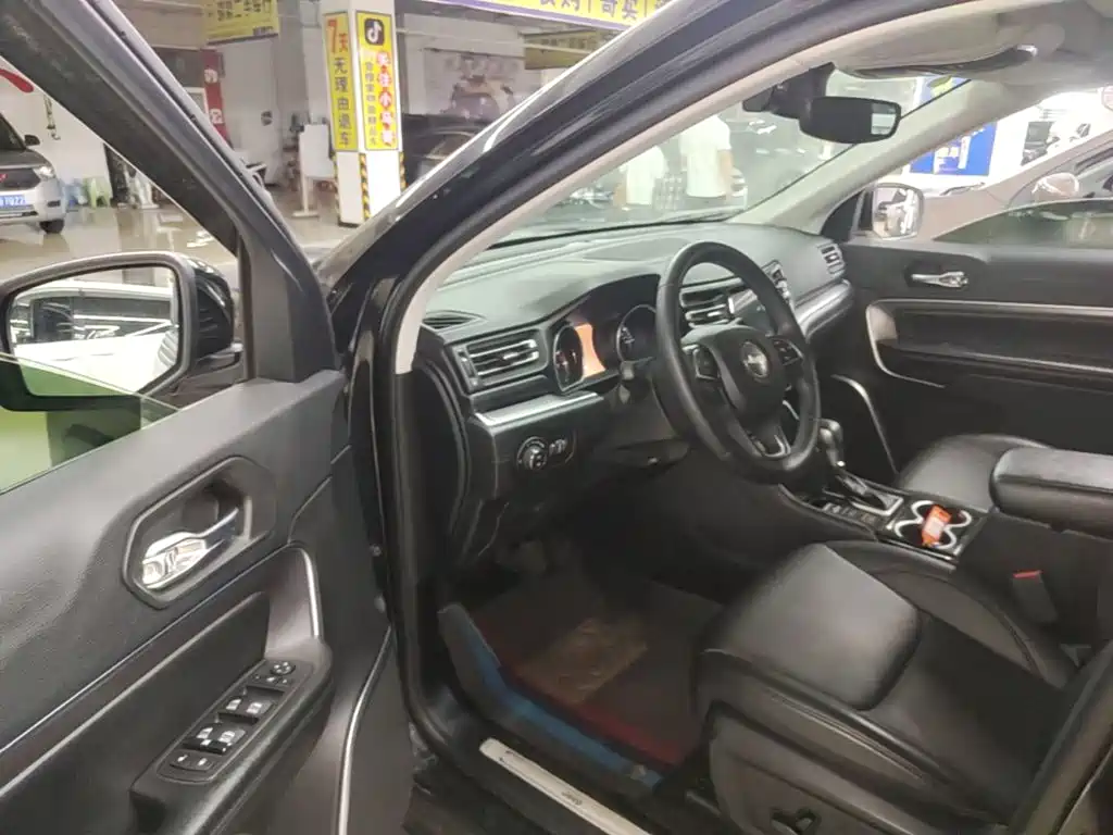 صورة 16 - Jeep Grand Commander