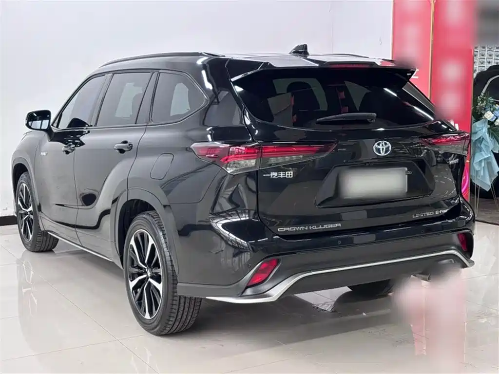 Toyota Crown Kluger 2023 2.5L HEV AWD Flagship Edition фото 6