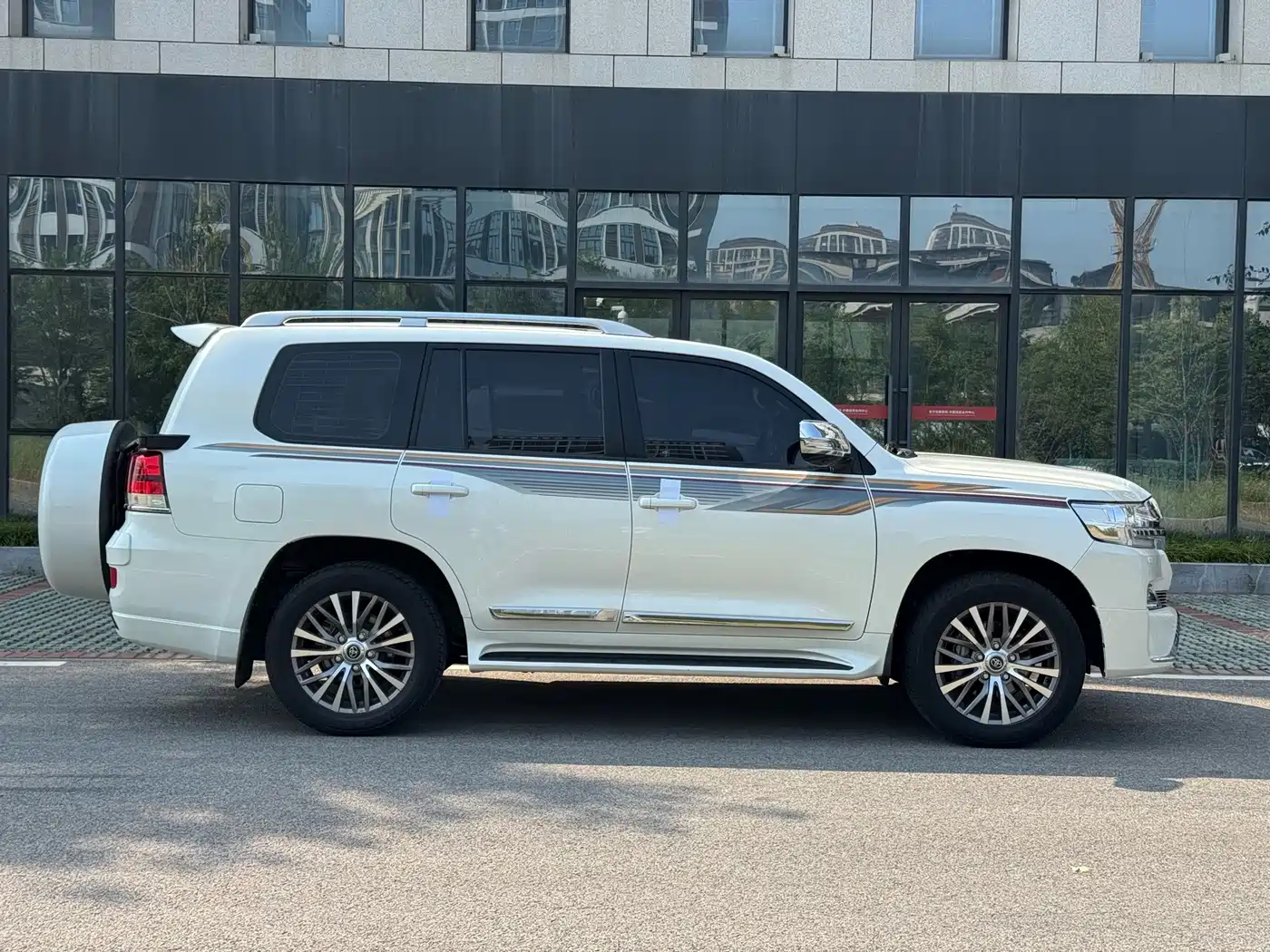 Toyota Land Cruiser (Import) 2017