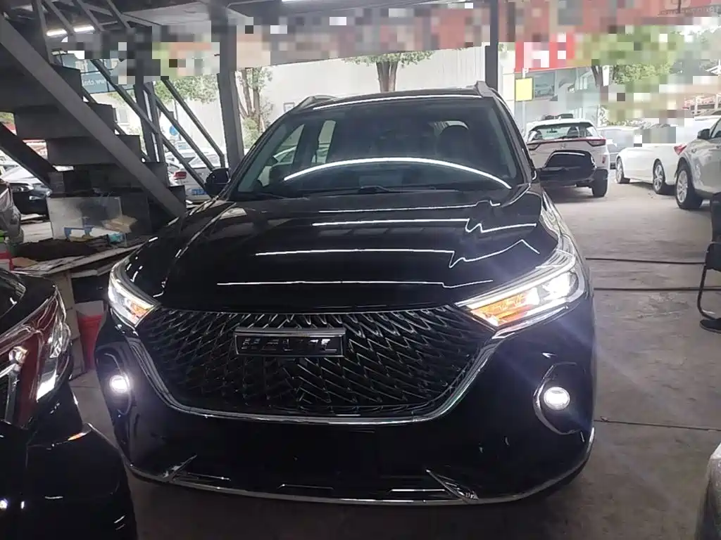 Photo 3 - Haval M6