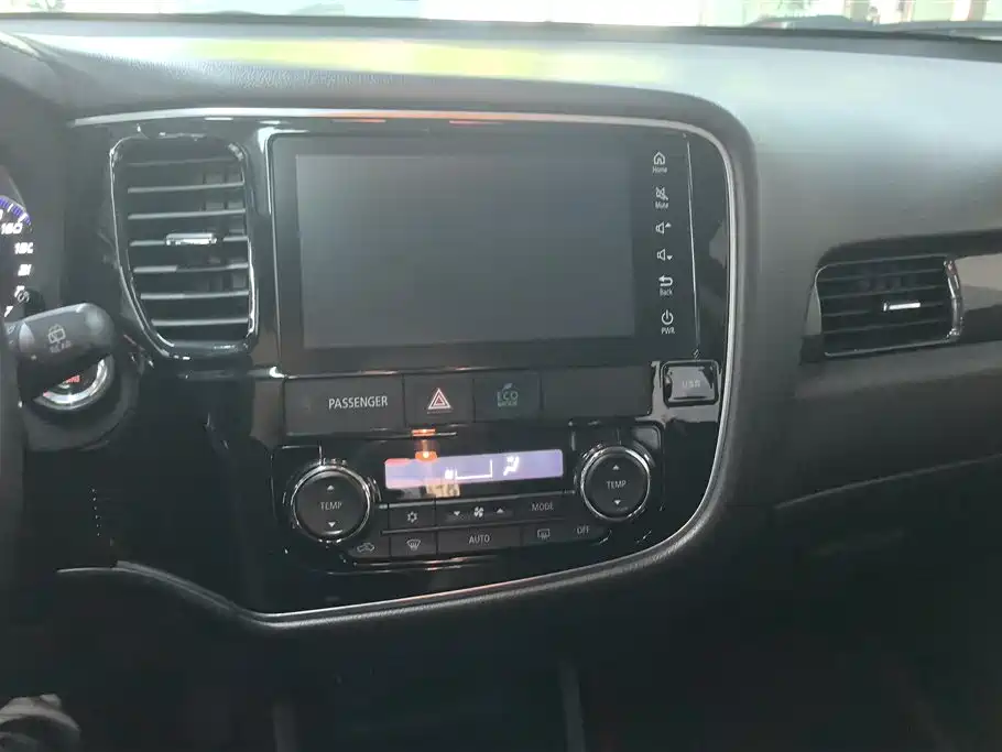 Mitsubishi Outlander 2016 2.4L 4WD Elite Edition 5-seater фото 13