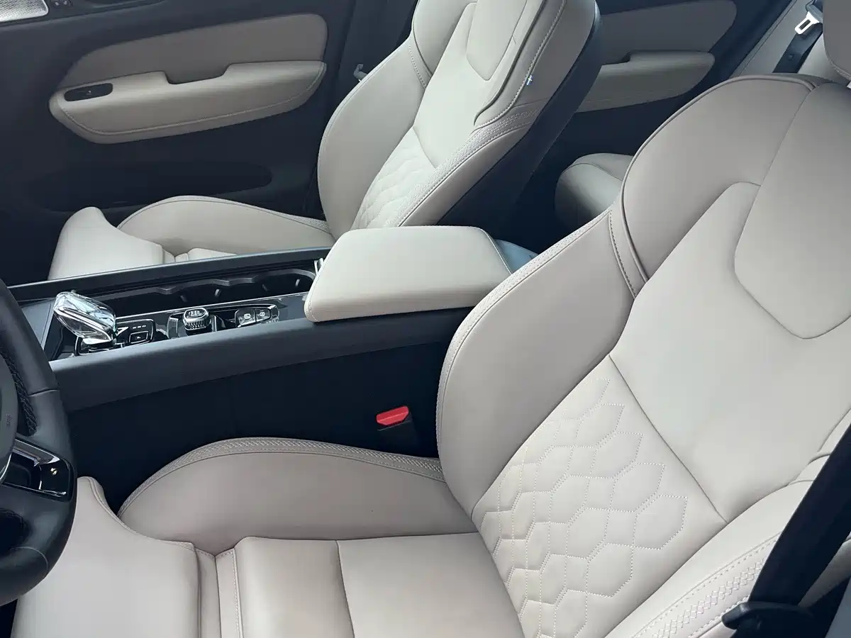 Volvo XC60 2025 2026 B5 AWD Zhiyuan Sport Edition
