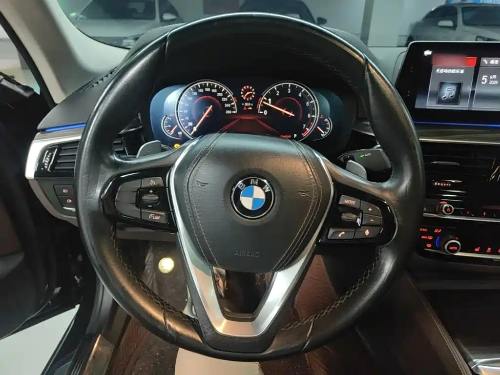 Фото 11 - BMW 5 Series