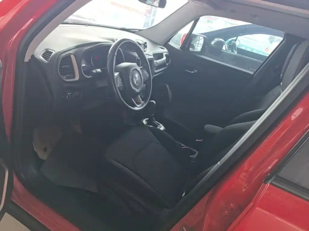 Jeep Renegade 2019 2018 Connected Large Screen Edition 180T Automatic Power