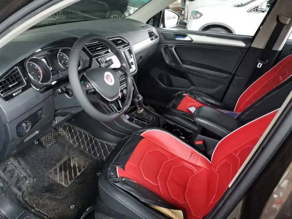 Photo 15 - Volkswagen Tiguan L