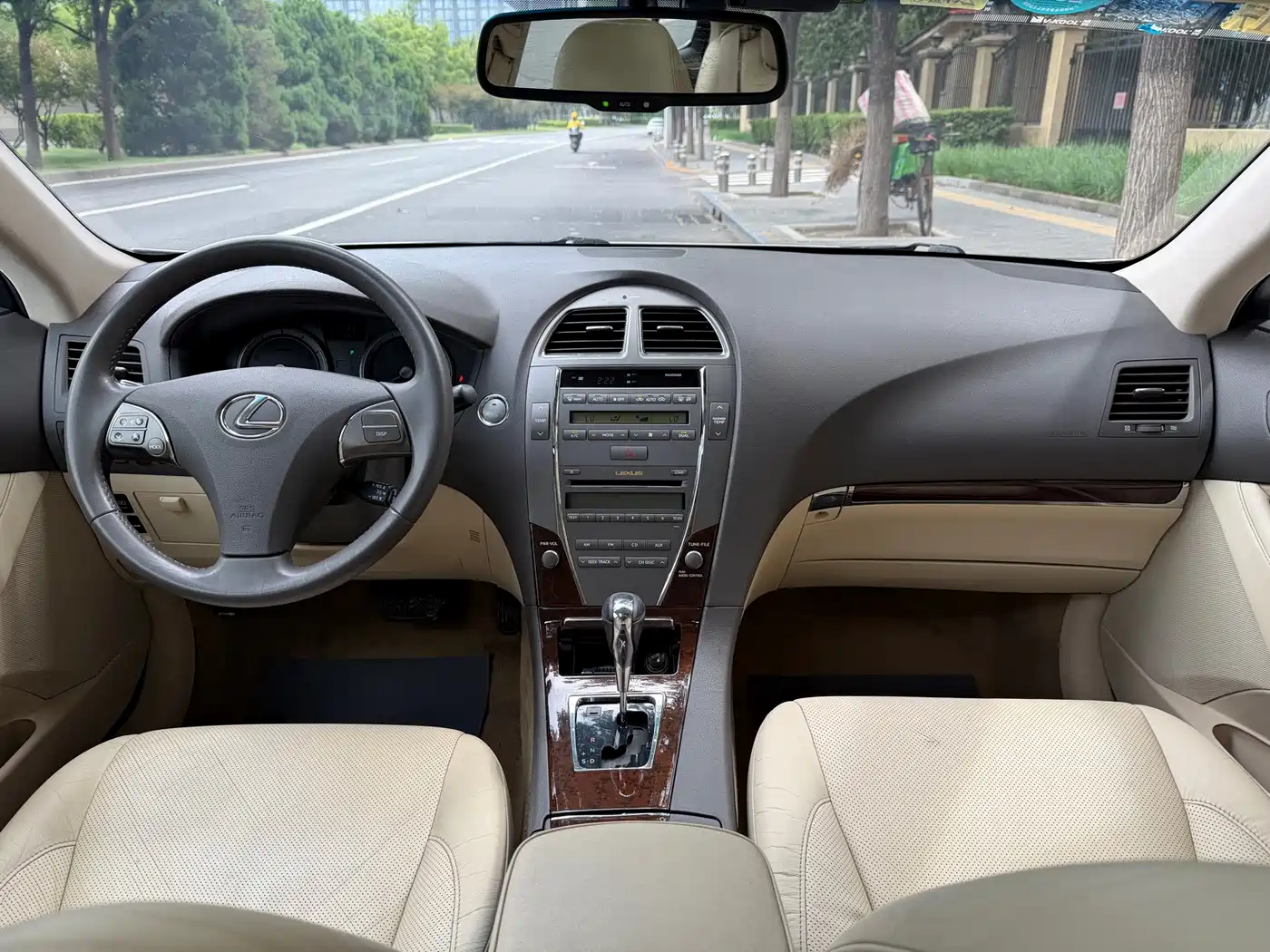 Фото 4 - Lexus ES