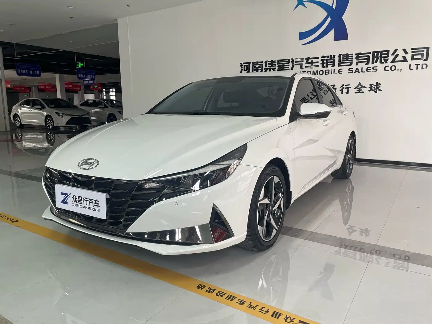 Hyundai Elantra 2022 1.5L CVT LUX Premium Edition