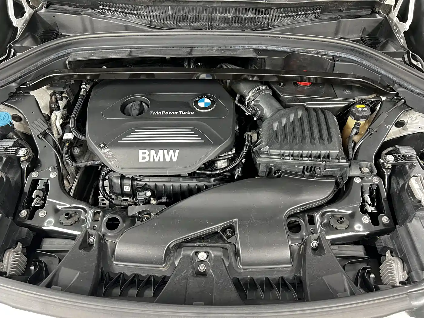 BMW X1 2018 sDrive18Li Premium Model фото 7