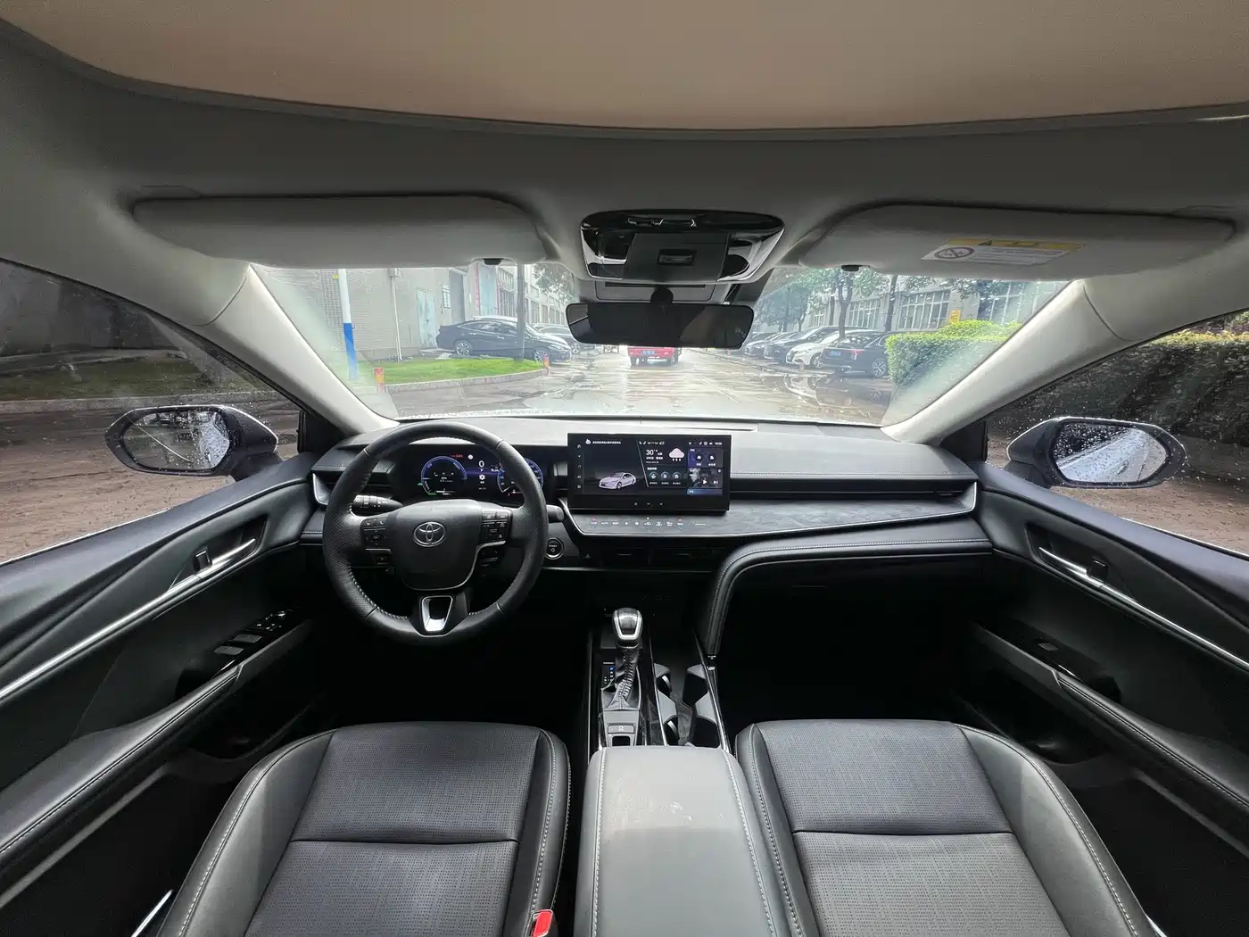 Фото 5 - Toyota Camry