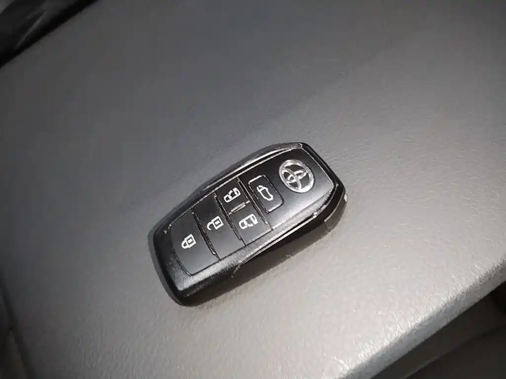 Toyota Sienna 2025 2024 2.5L Hybrid Supreme Edition