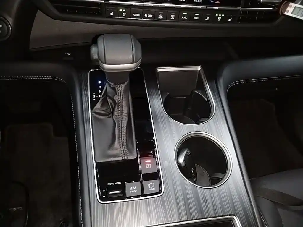 Toyota Sienna 2025 2024 2.5L Hybrid Supreme Edition
