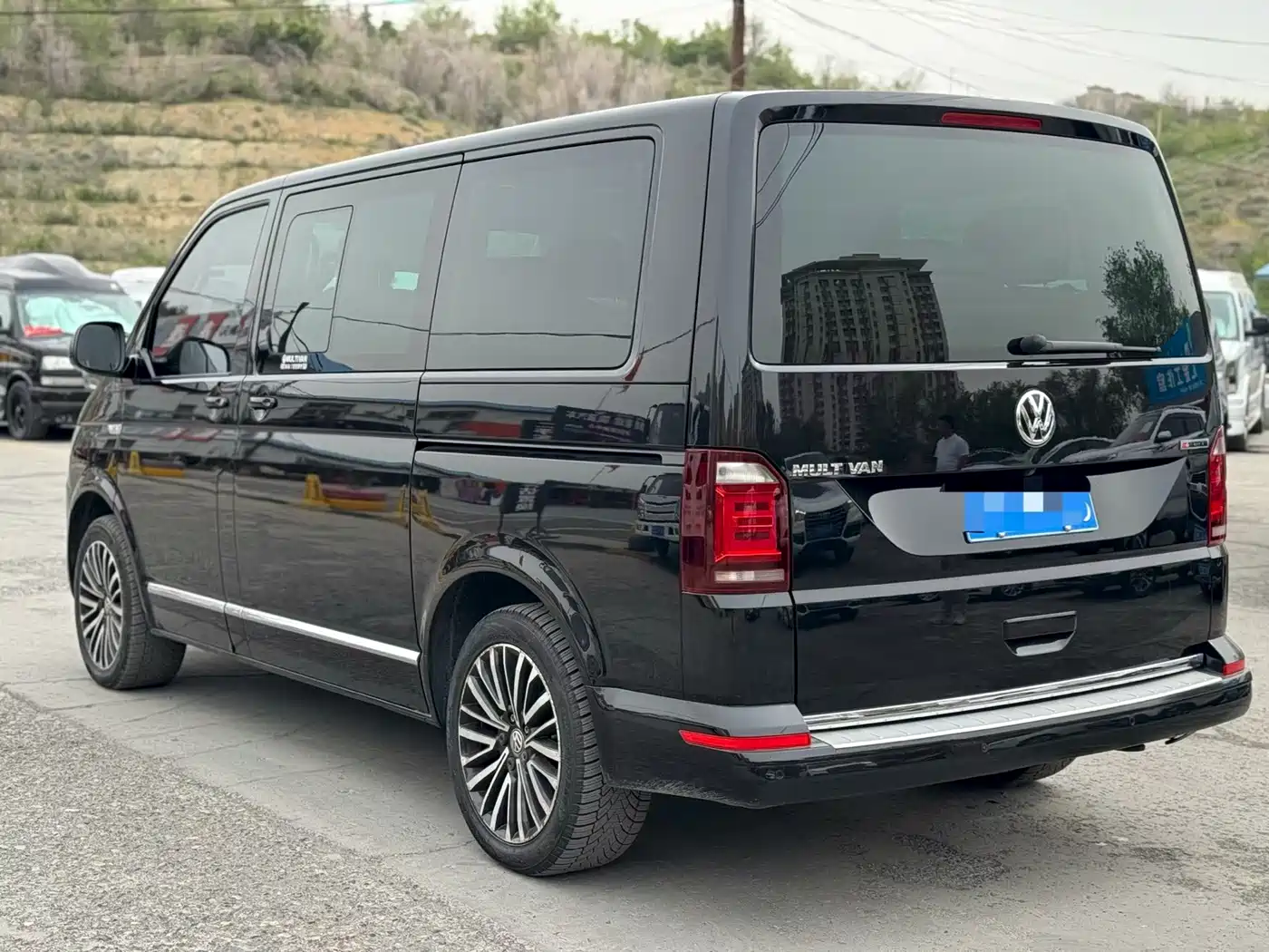 Volkswagen Multivan 2019 2.0TSI 4WD Premium 7-seater фото 7