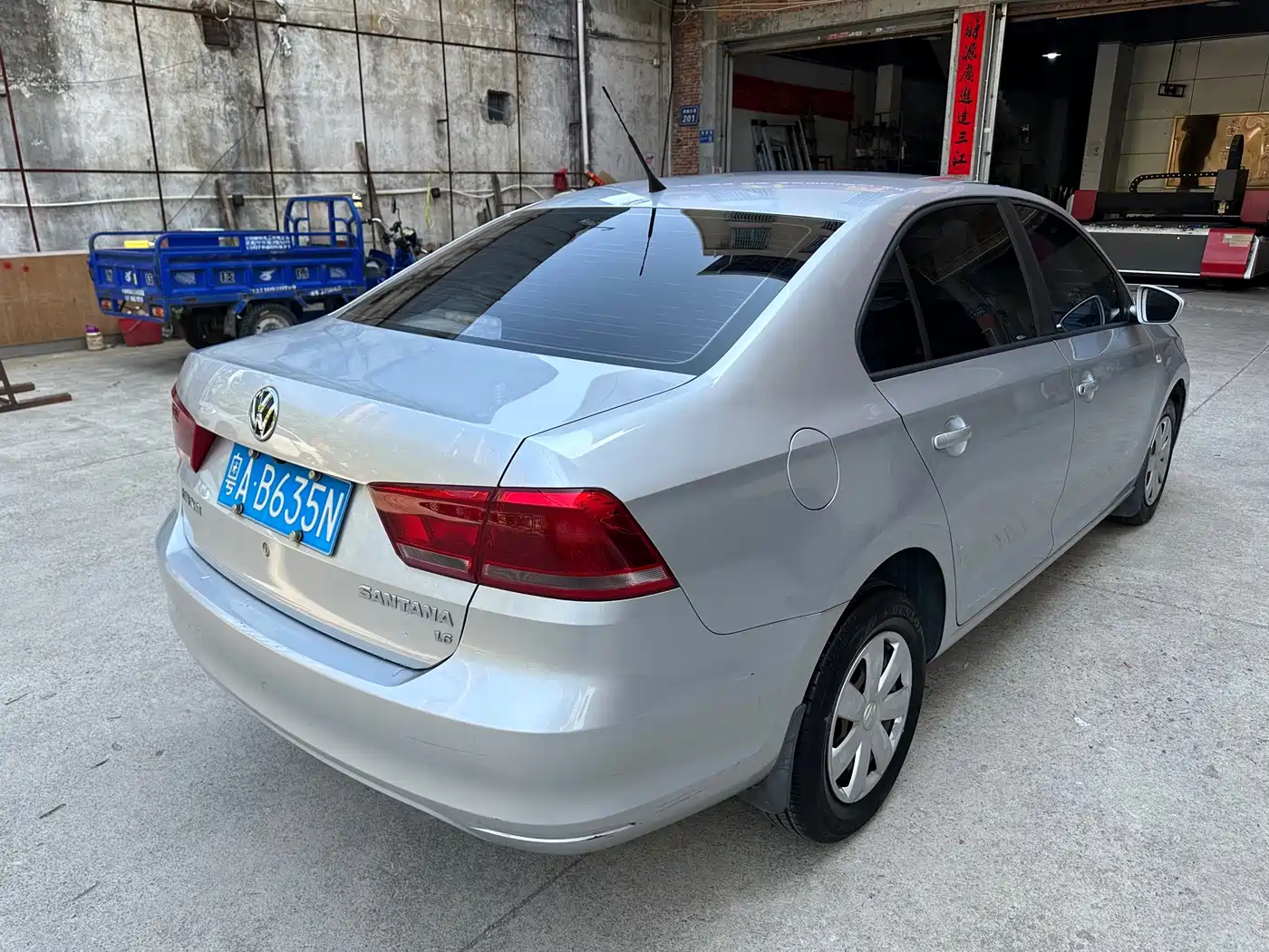 Volkswagen Santana 2013 1.6L Automatic Trend Edition фото 4