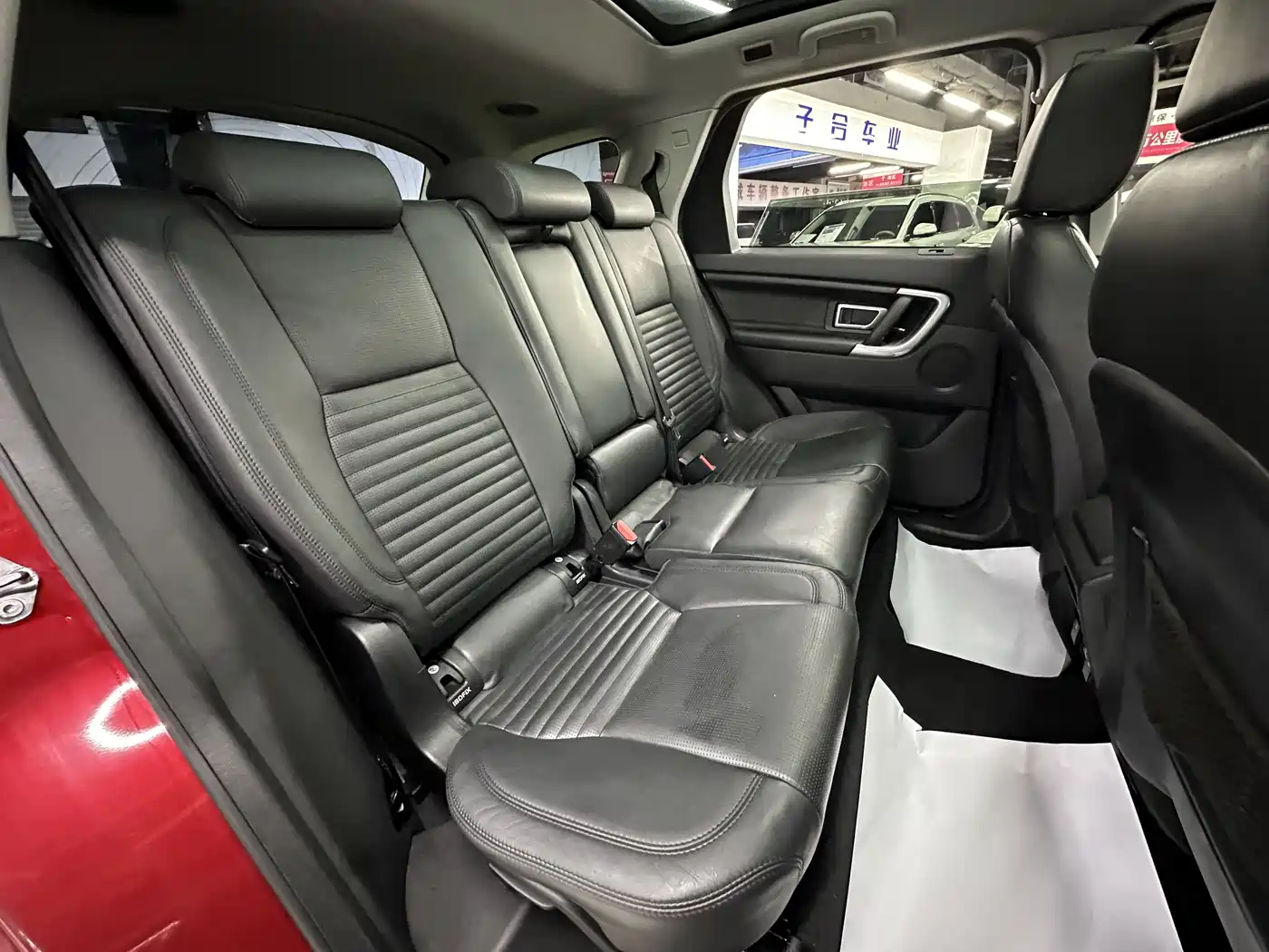 Land Rover Discovery Sport (Import) 2015 2.0T HSE Luxury фото 14