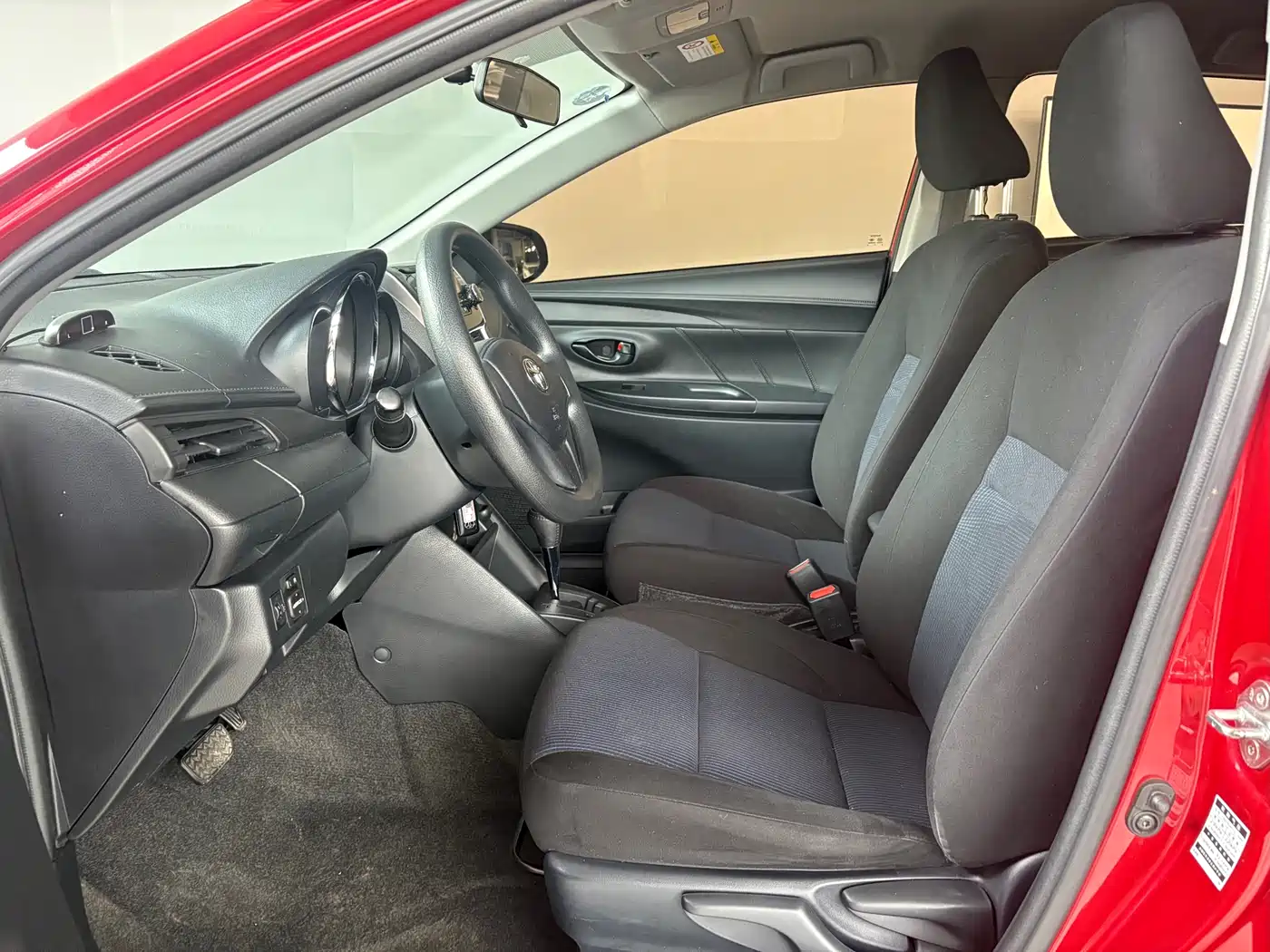 Toyota YARiS L Zhi Xuan 2016 Facelift 1.5E CVT Charming Edition фото 7