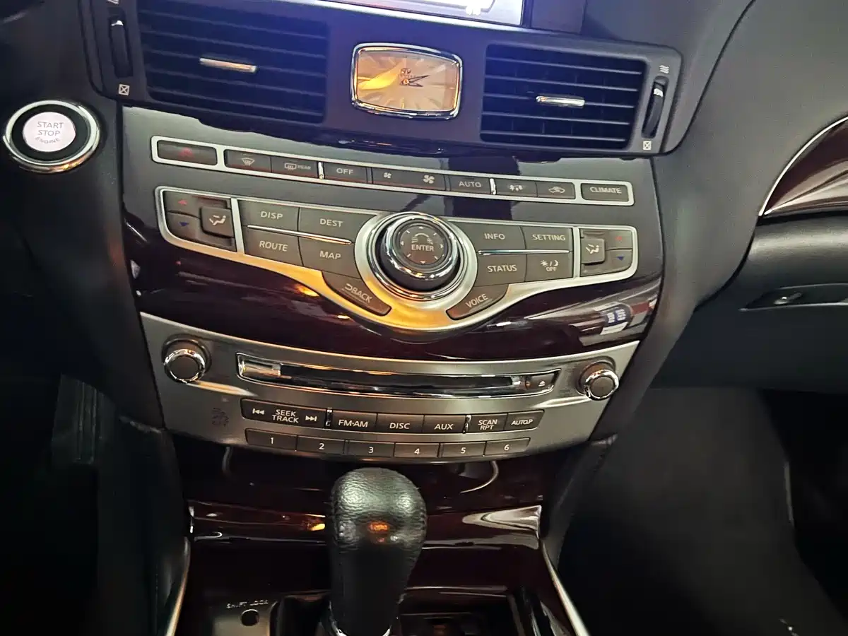 Infiniti Q70 2013 Q70L 2.5L Premium фото 13