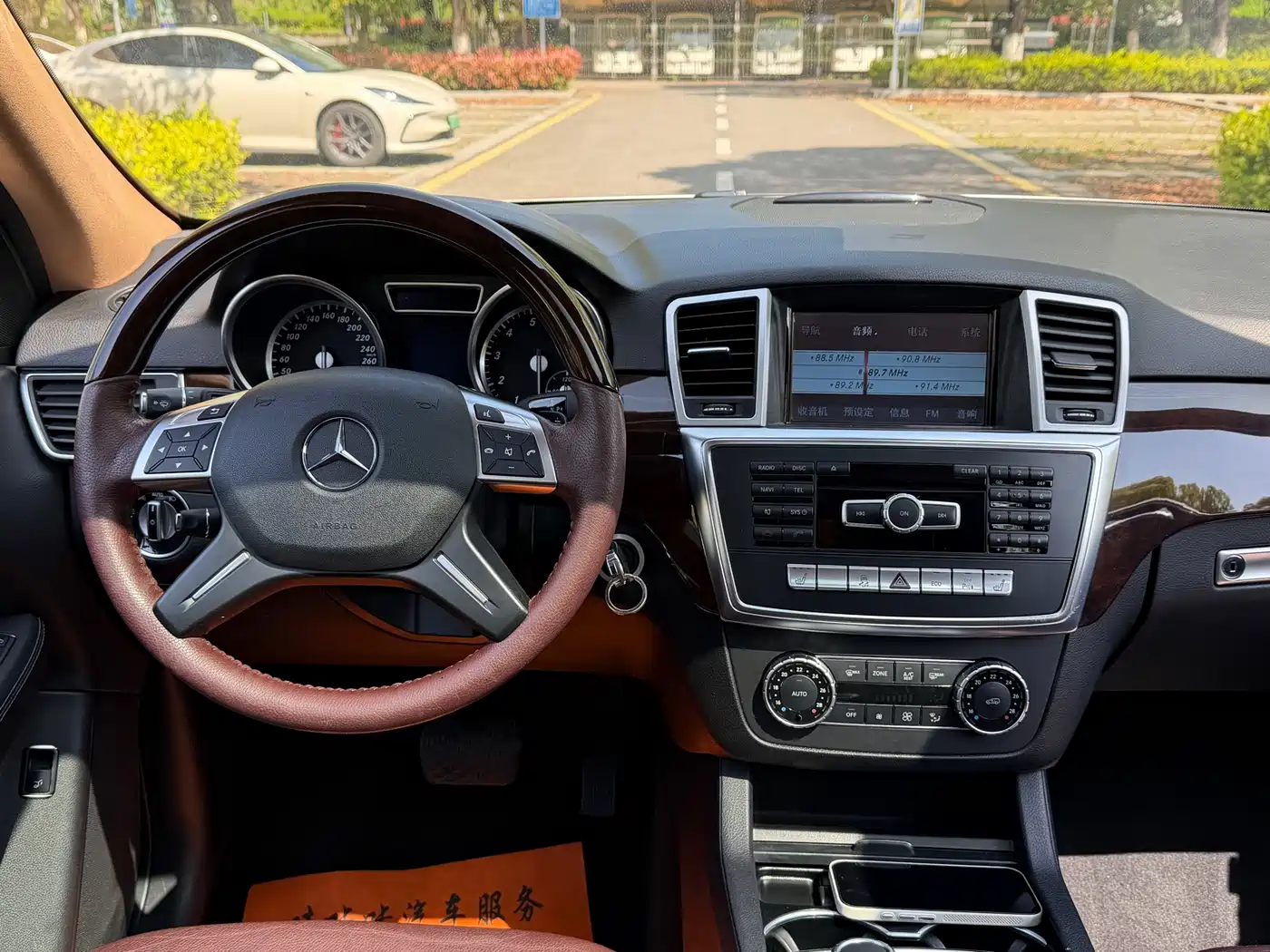 Mercedes-Benz M-Class 2014 ML 320 4MATIC фото 9