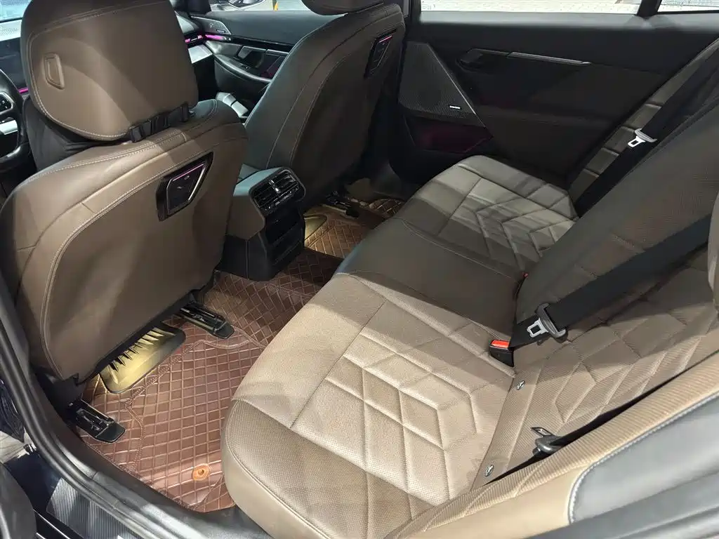 BMW 5 Series 2024 525Li M Sport Package фото 19