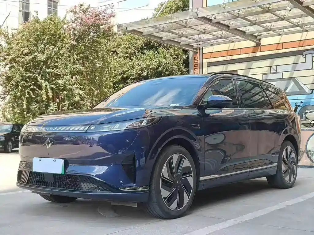 Dongfeng Yipai eπ008