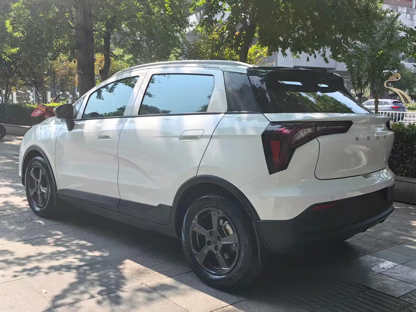Geely Geometry E Firefly 2024 2023 401KM Thunderbolt Tiger 5-Seater