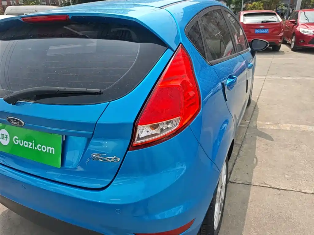 Ford Fiesta 2015 2013 Hatchback 1.5L Automatic Fashion