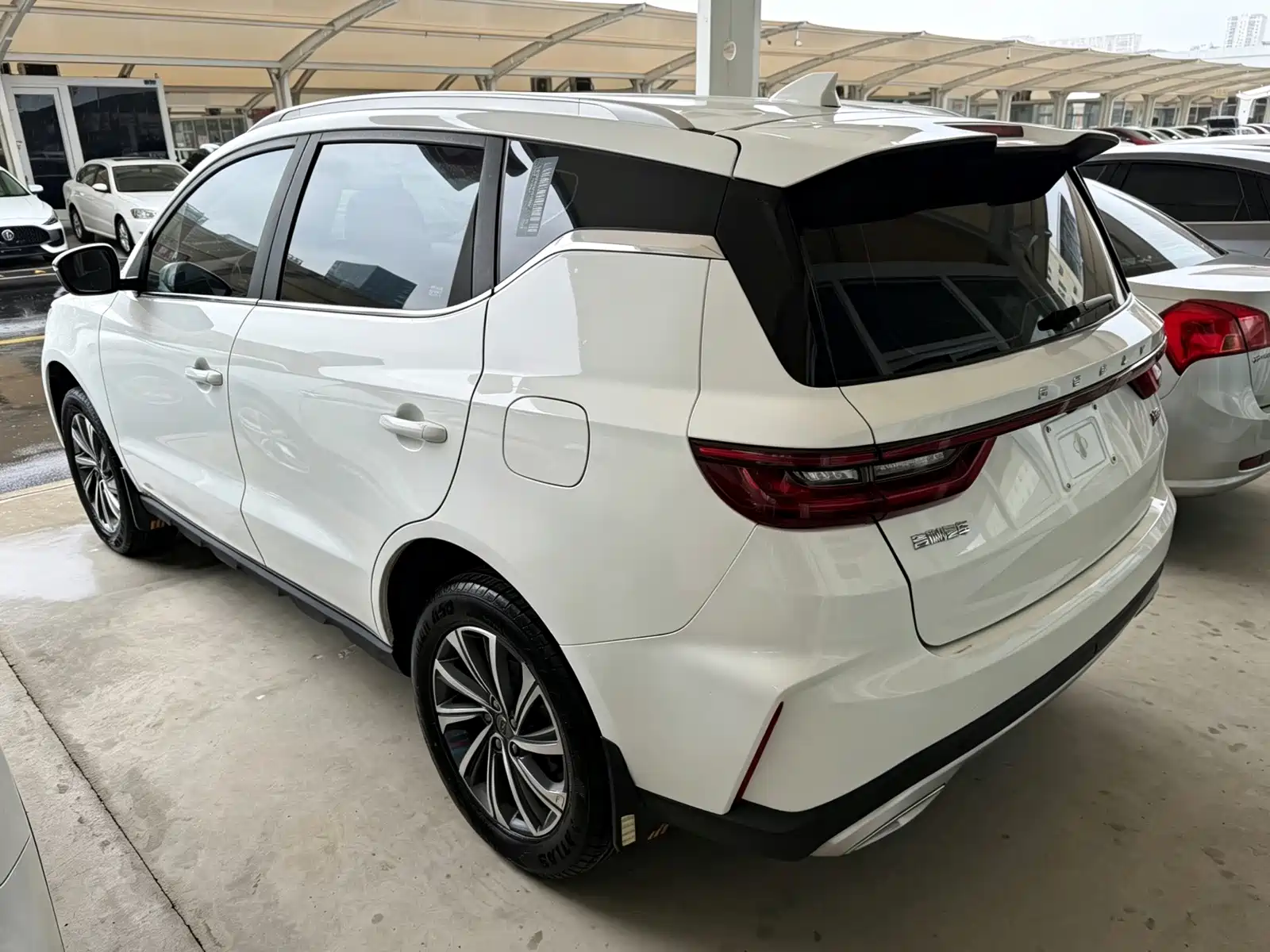 Photo 12 - Geely Emgrand X6