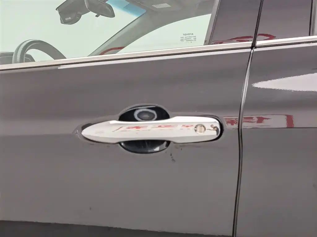 Toyota Avalon 2019 Hybrid 2.5L XLE Premium Edition China VI фото 18