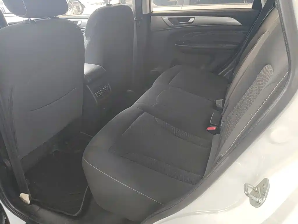 Фото 17 - Haval M6