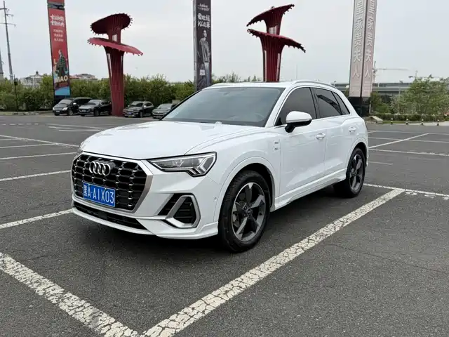 Audi Q3 35 TFSI, Стиль Драйв