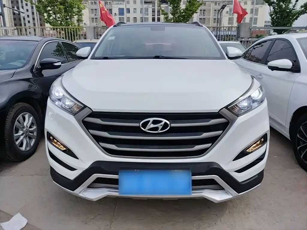 HYUNDAI TUCSON