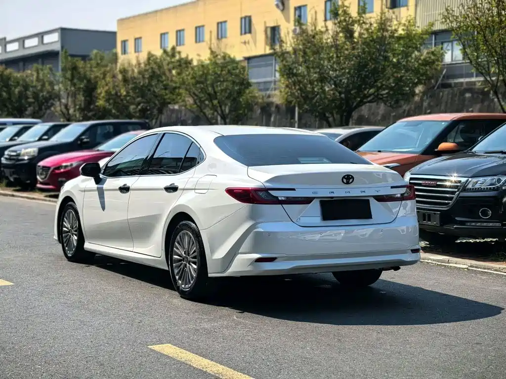Toyota Camry 2025 2024 2.0E Elite Edition