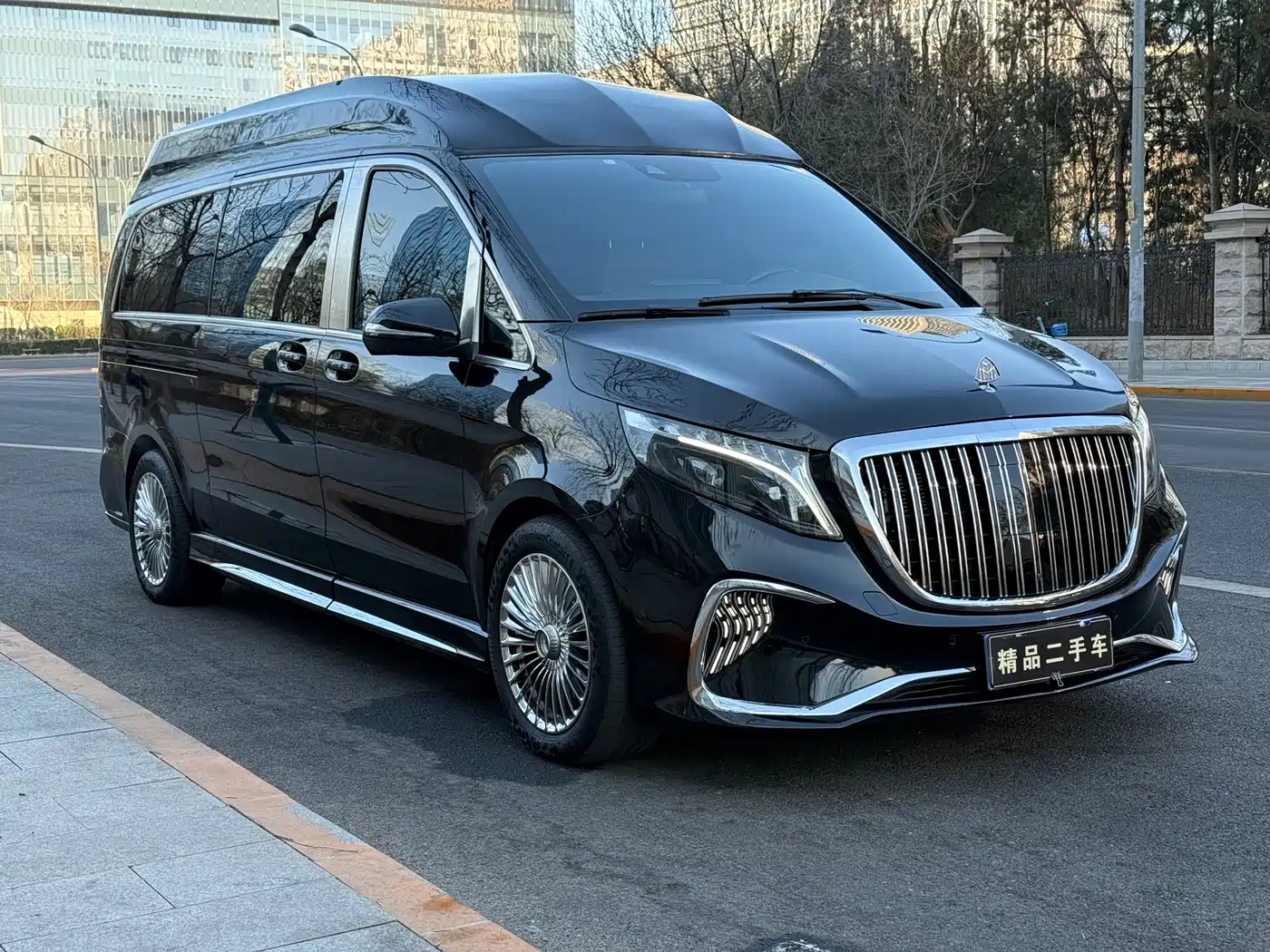 Mercedes-Benz V-Class 2022 V 260 L Long Wheelbase Luxury Edition фото 2