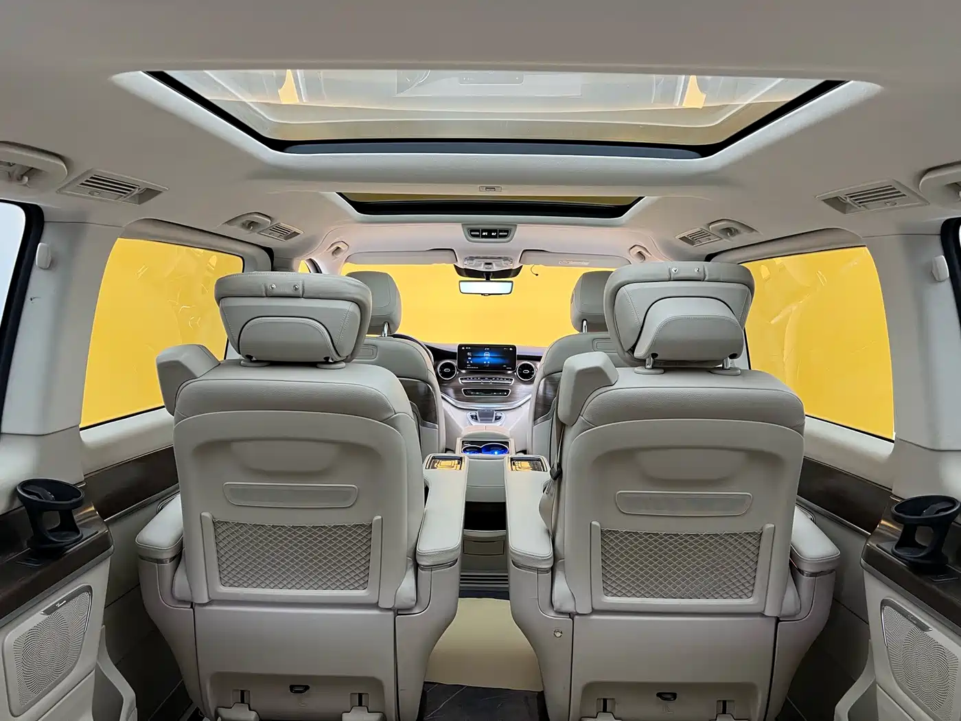 Mercedes-Benz V-Class 2021 V 260 L Long Wheelbase Luxury Edition фото 30