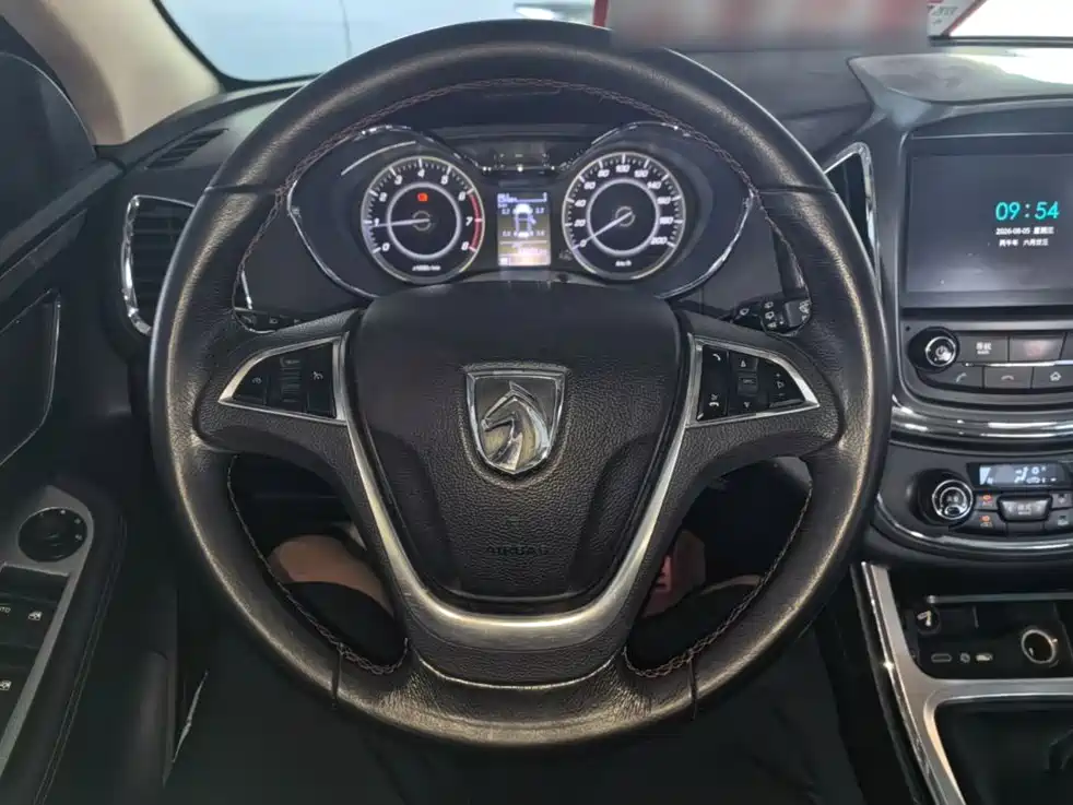 Baojun 560 2016 2015 1.8L Manual Luxury