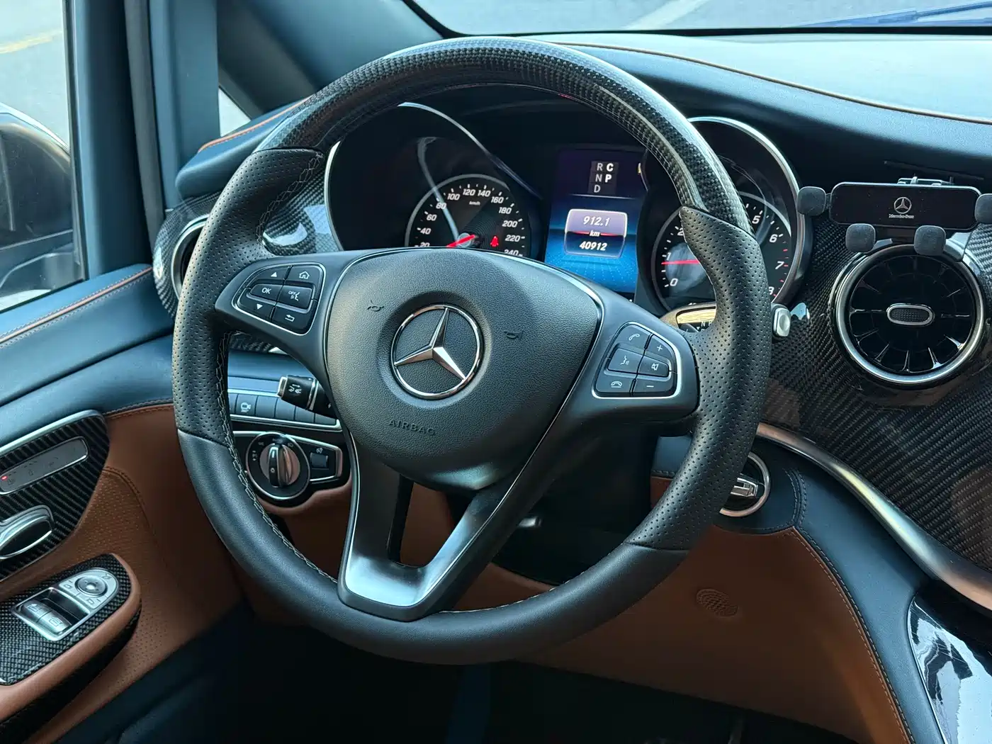 Mercedes-Benz V-Class 2022 V 260 L Long Wheelbase Luxury Edition фото 18