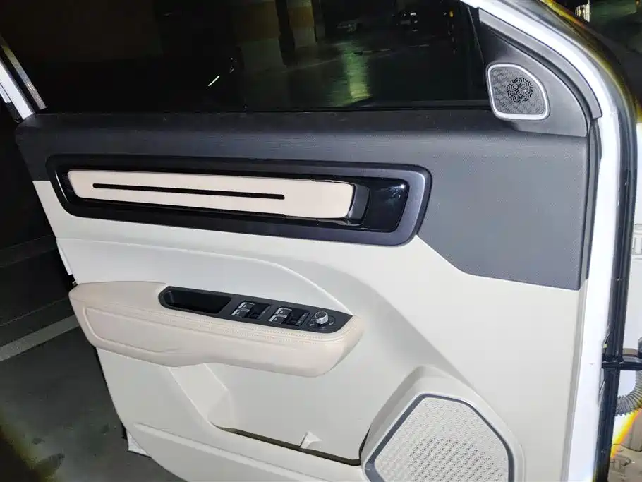 GEELY AUTOMOBILE GEELY ICON