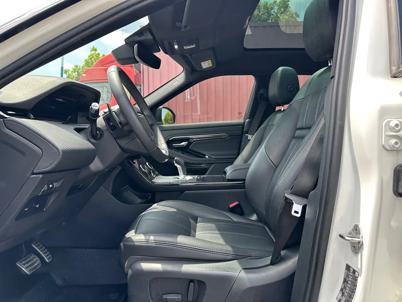 Land Rover Range Rover Evoque 2020 Model 249PS R-DYNAMIC S Gloss Black Sport Edition фото 10
