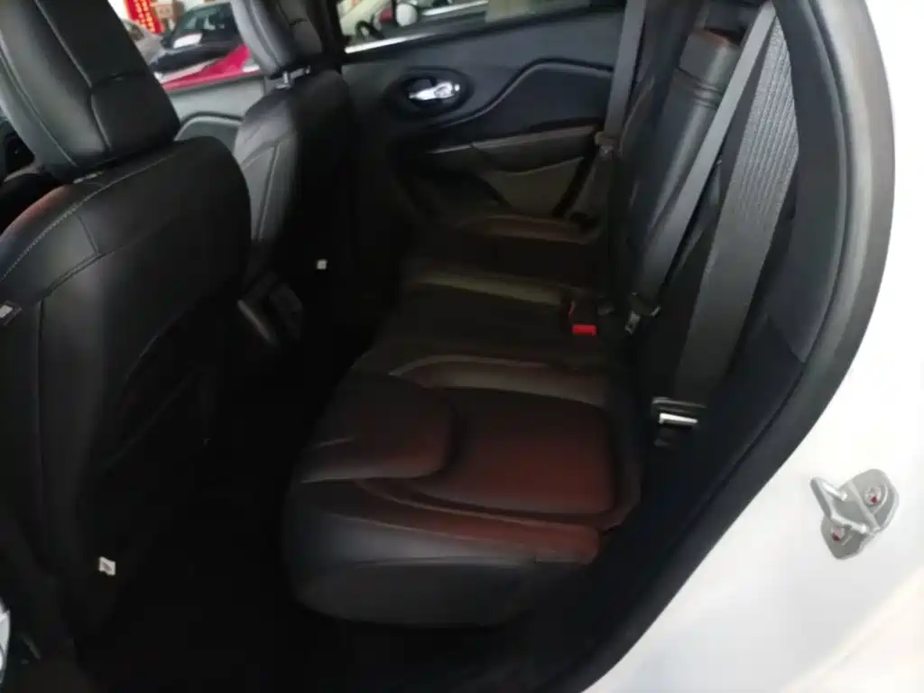 Jeep Cherokee 2018 2017 2.4L Leading Smart Edition