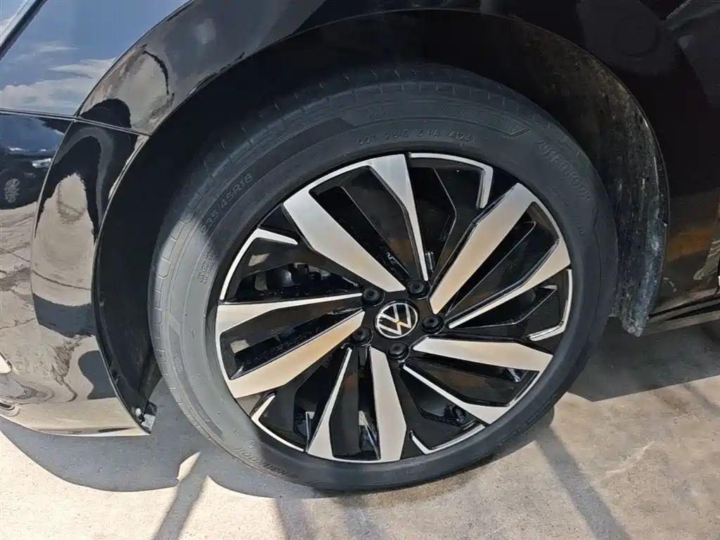 Volkswagen Passat 2024 330TSI Elite Edition фото 23