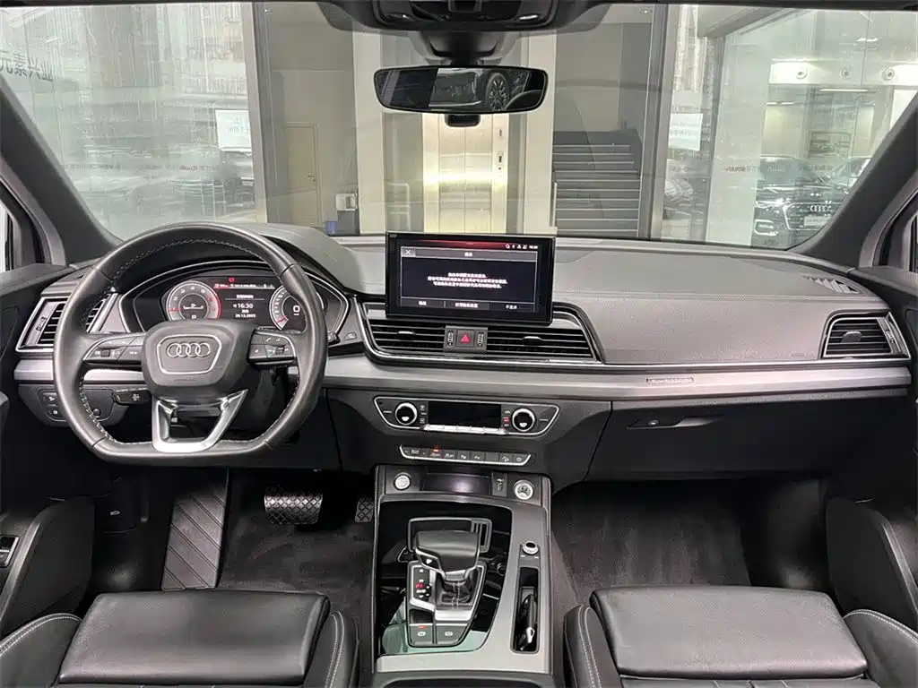 Audi Q5L Sportback 2021 40 TFSI Fashion фото 6