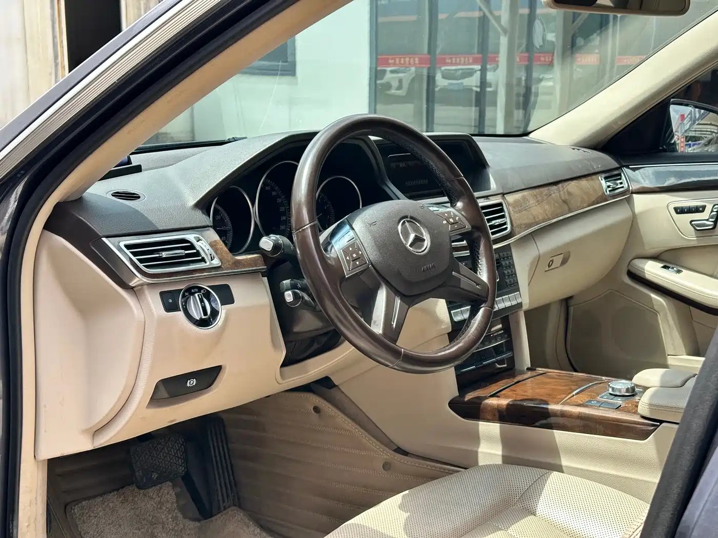 Mercedes-Benz E-Class 2014 E 300 L фото 9