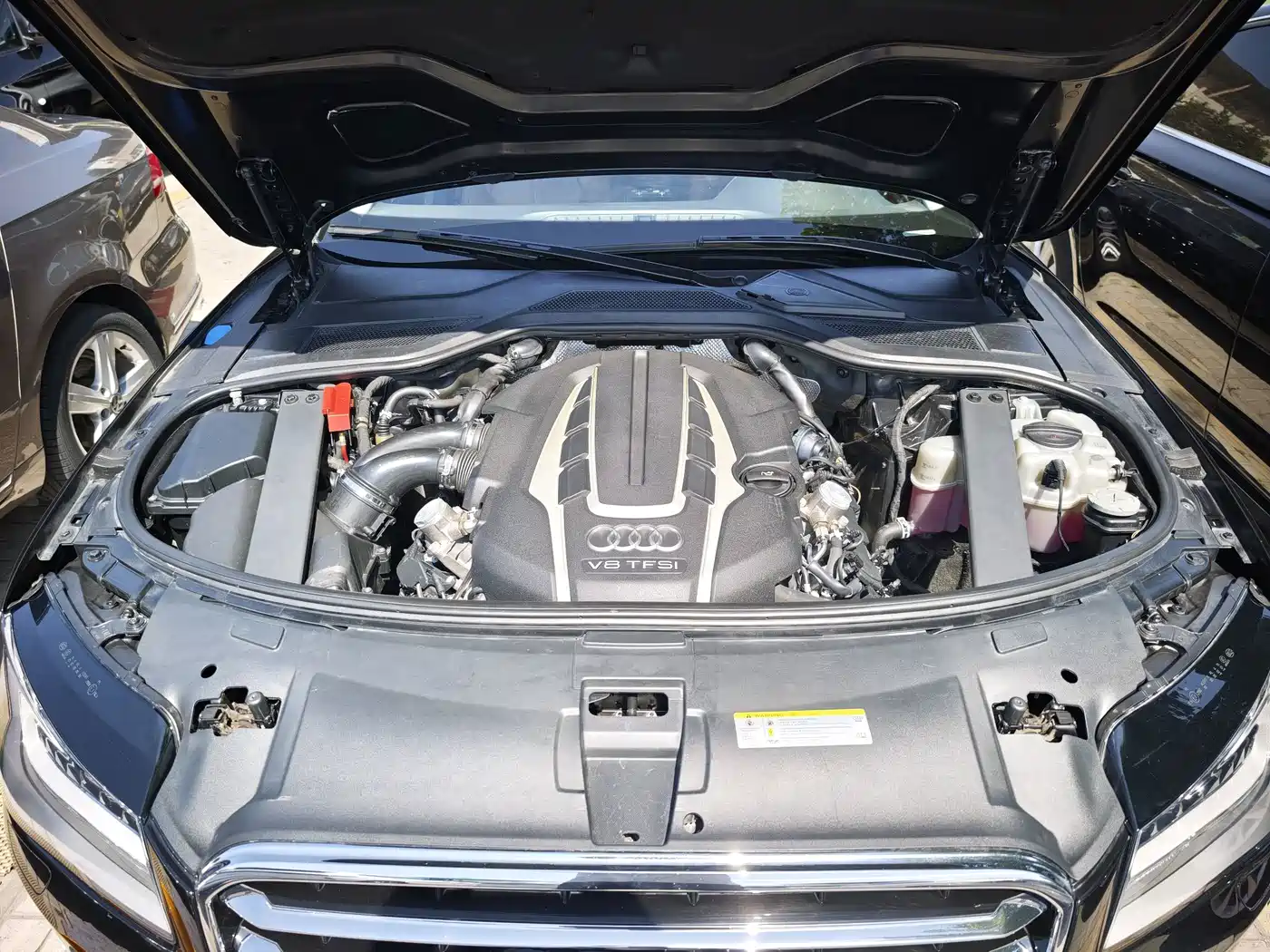 Photo 30 - Audi A8