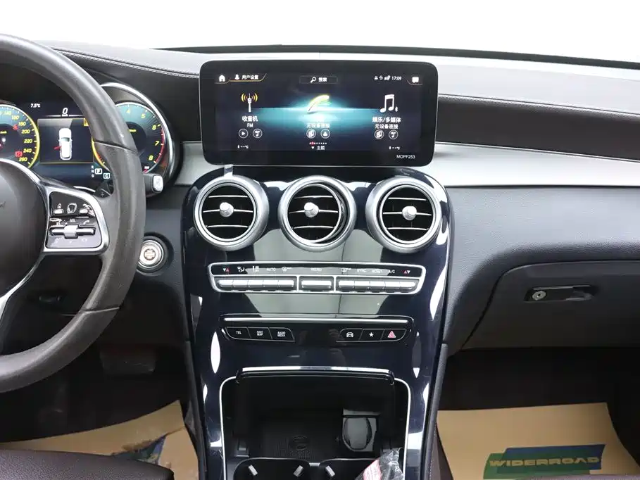 Mercedes-Benz GLC 2021 GLC 260 L 4MATIC Sporty фото 25