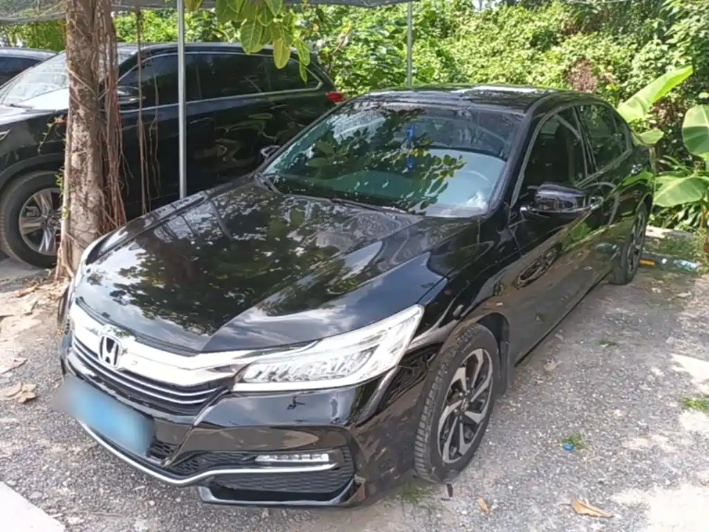 Фото 1 - Honda Accord