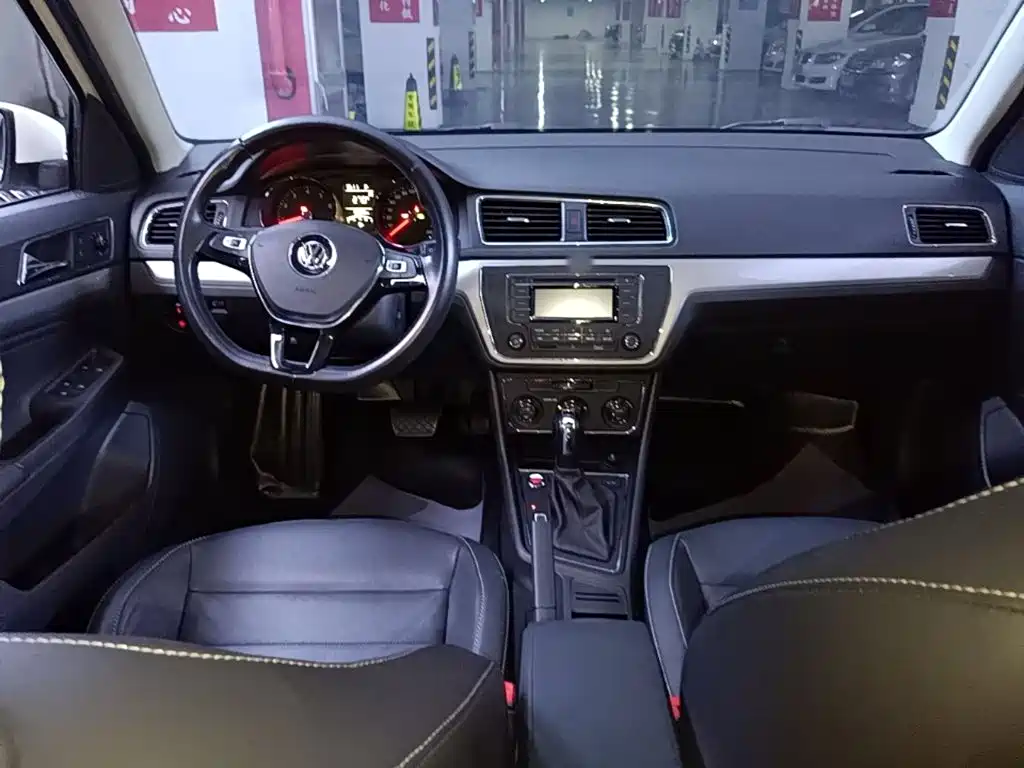 صورة 10 - Volkswagen Lavida Tour