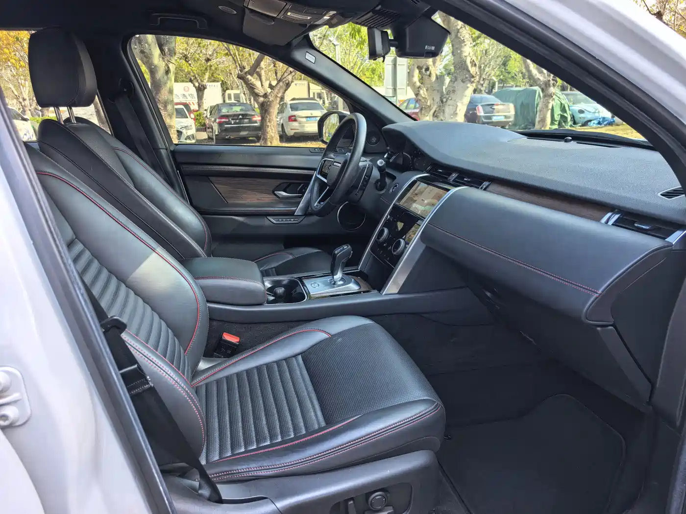 LAND ROVER DISCOVER SPORTS