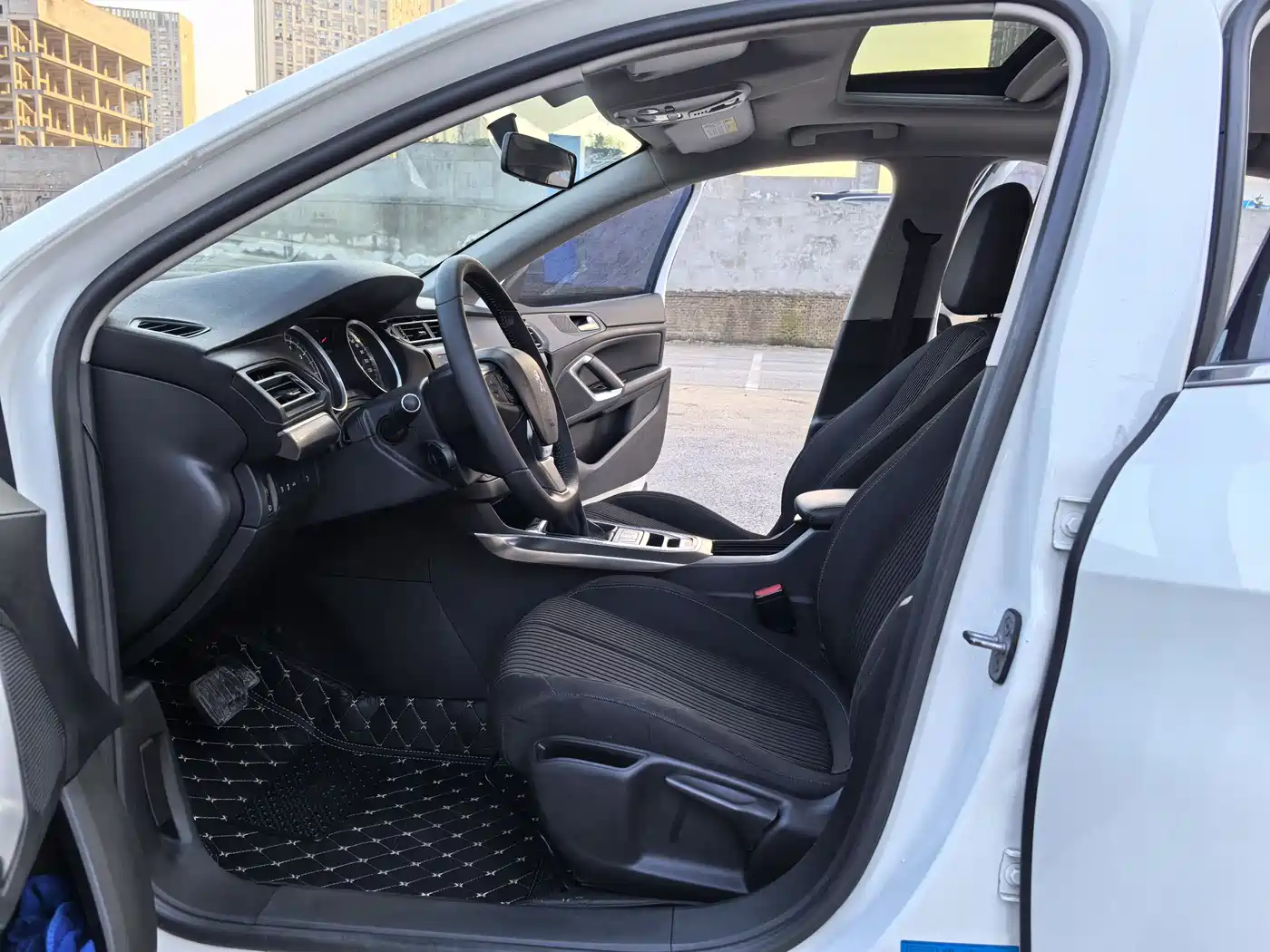 Peugeot 408 2014 1.8L Automatic Luxury Edition фото 18
