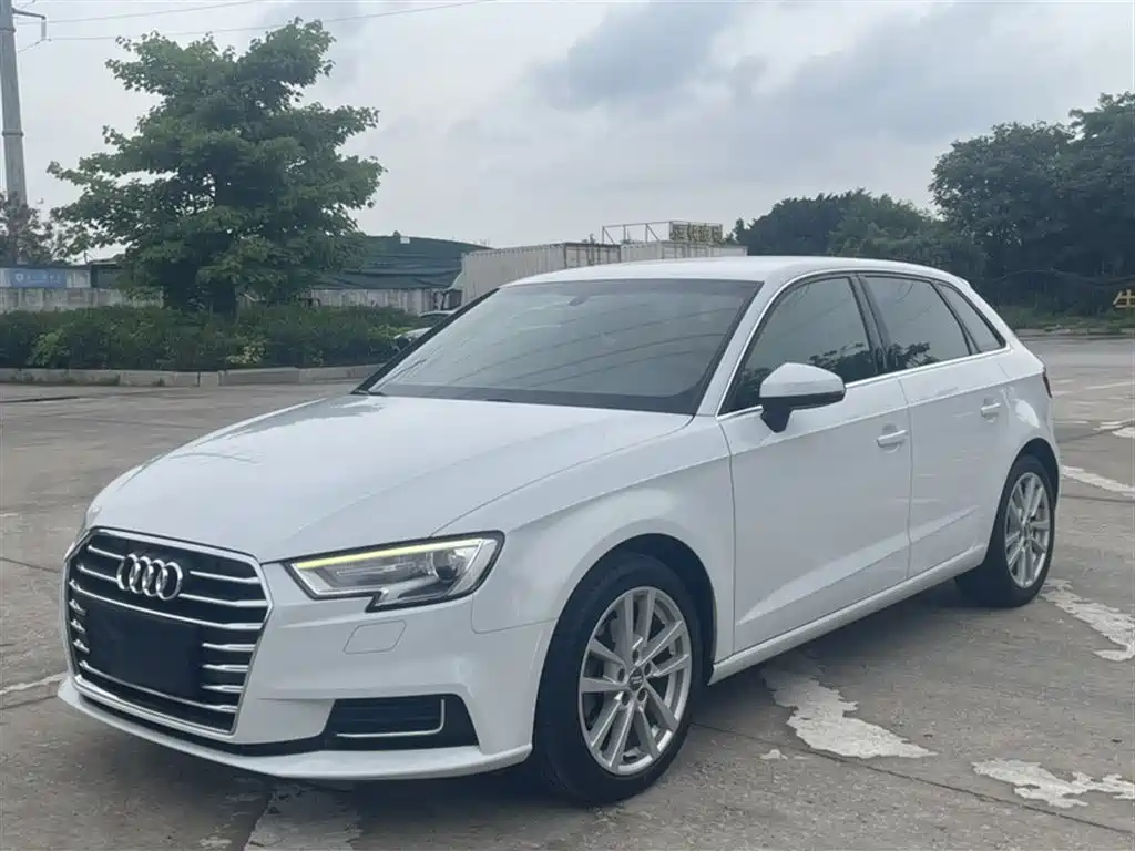Audi A3 2019 Sportback 35 TFSI Progressive China VI фото 2