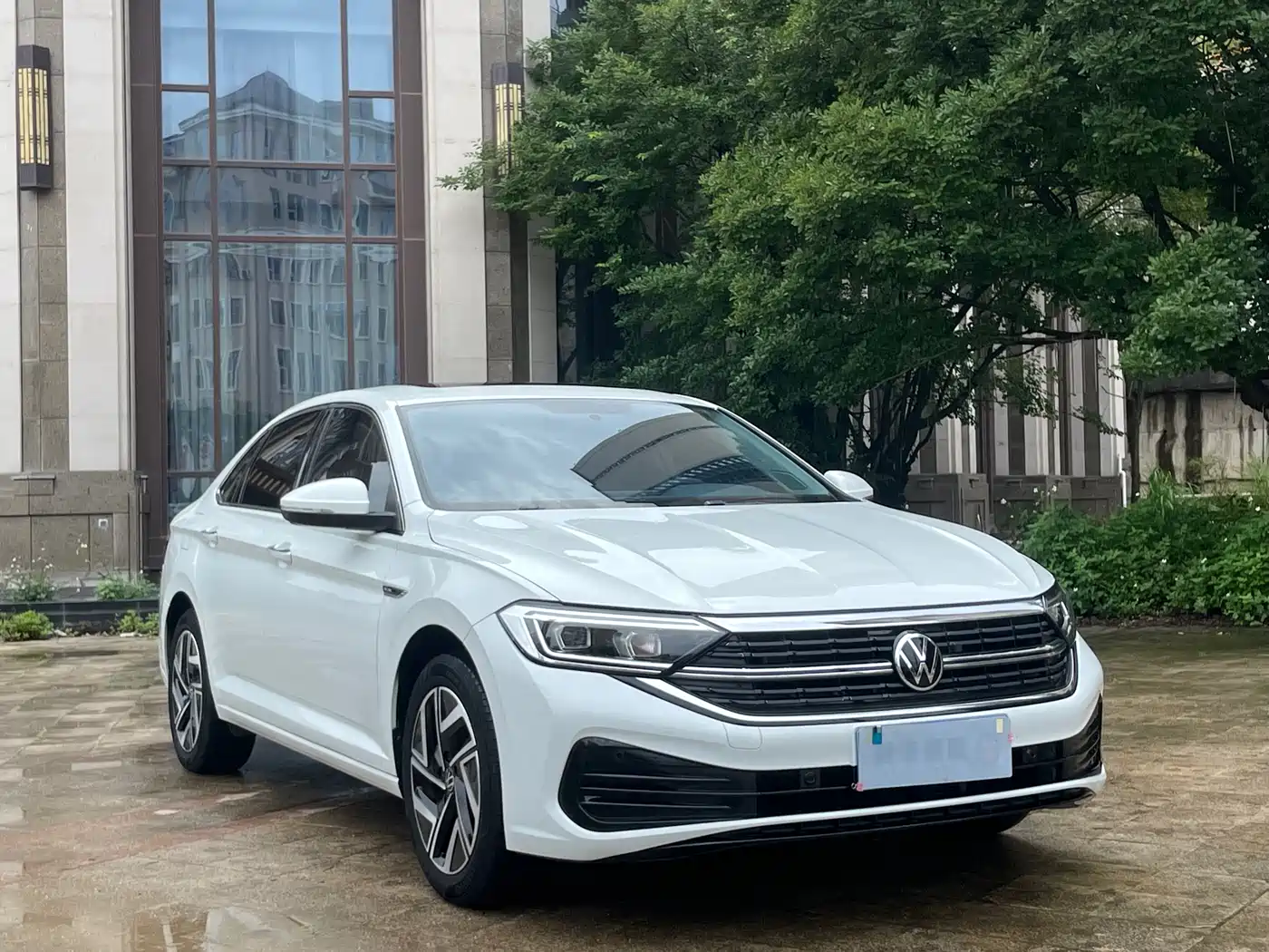 Volkswagen Sagitar 2023 Model Year 280TSI DSG Surpass Edition фото 2
